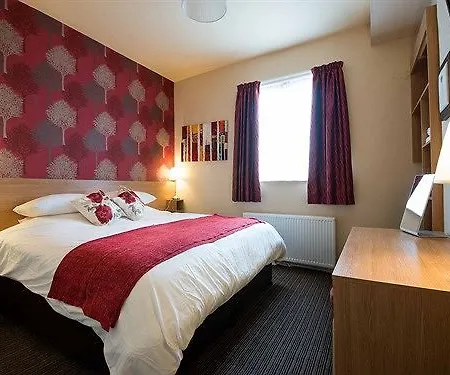 Hotel The 3*