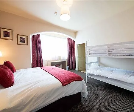 Hotel The 3*